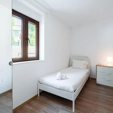 Guestready - Cosy Nest Near Campo Alegre 4*